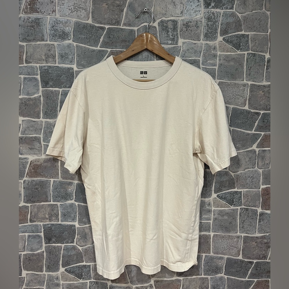 Cream Uniqlo Short Sleeve T-Shirt in Large